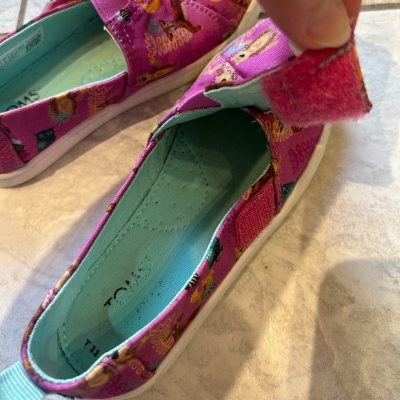 Woodland Creature Patterned Pink Tom’s, Sz 11 - Picture 4 of 4
